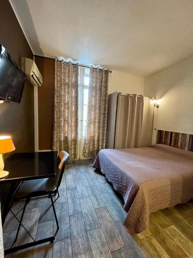 פרפיניין Hotel Alexander מראה חיצוני תמונה