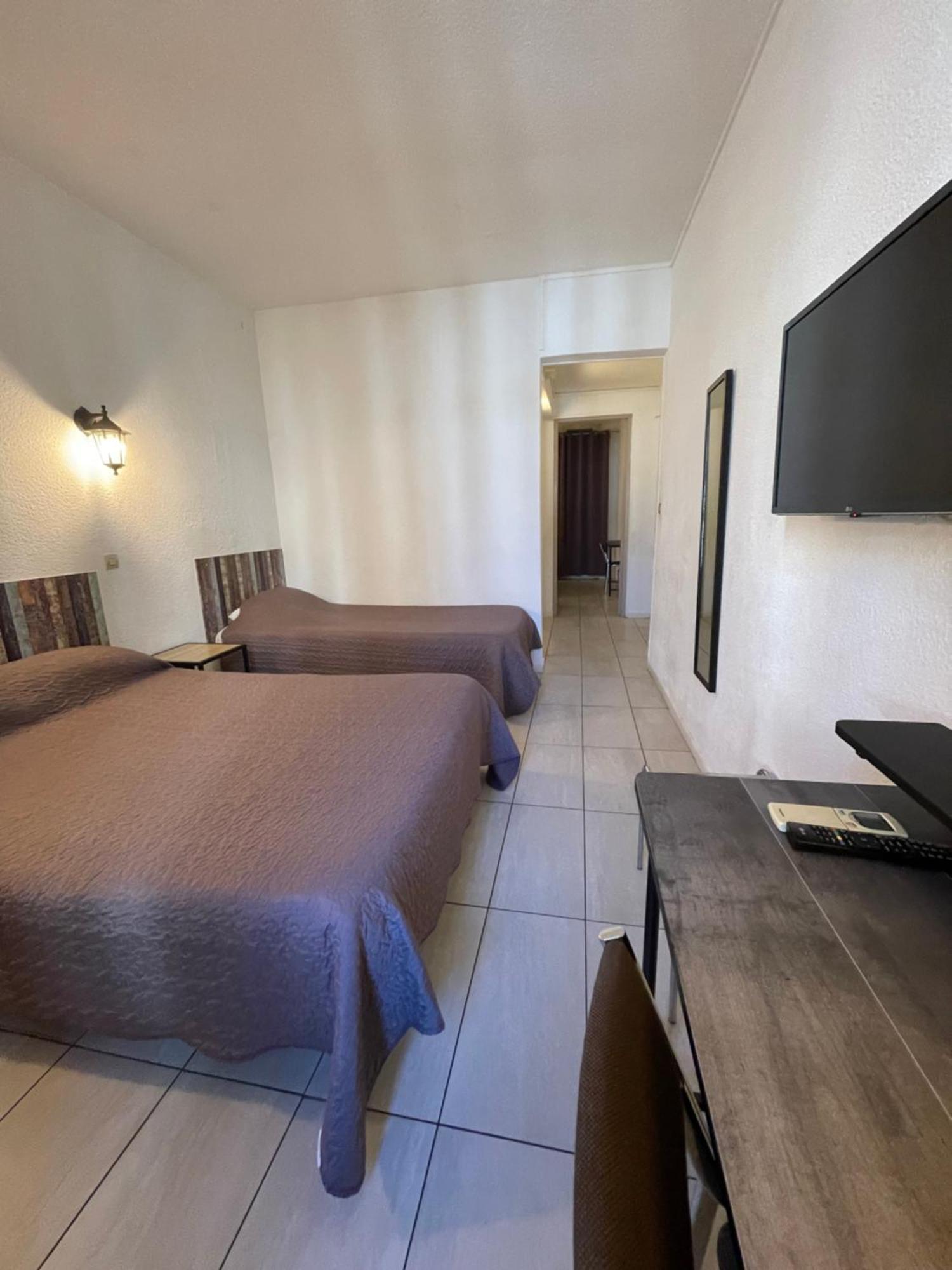 פרפיניין Hotel Alexander מראה חיצוני תמונה