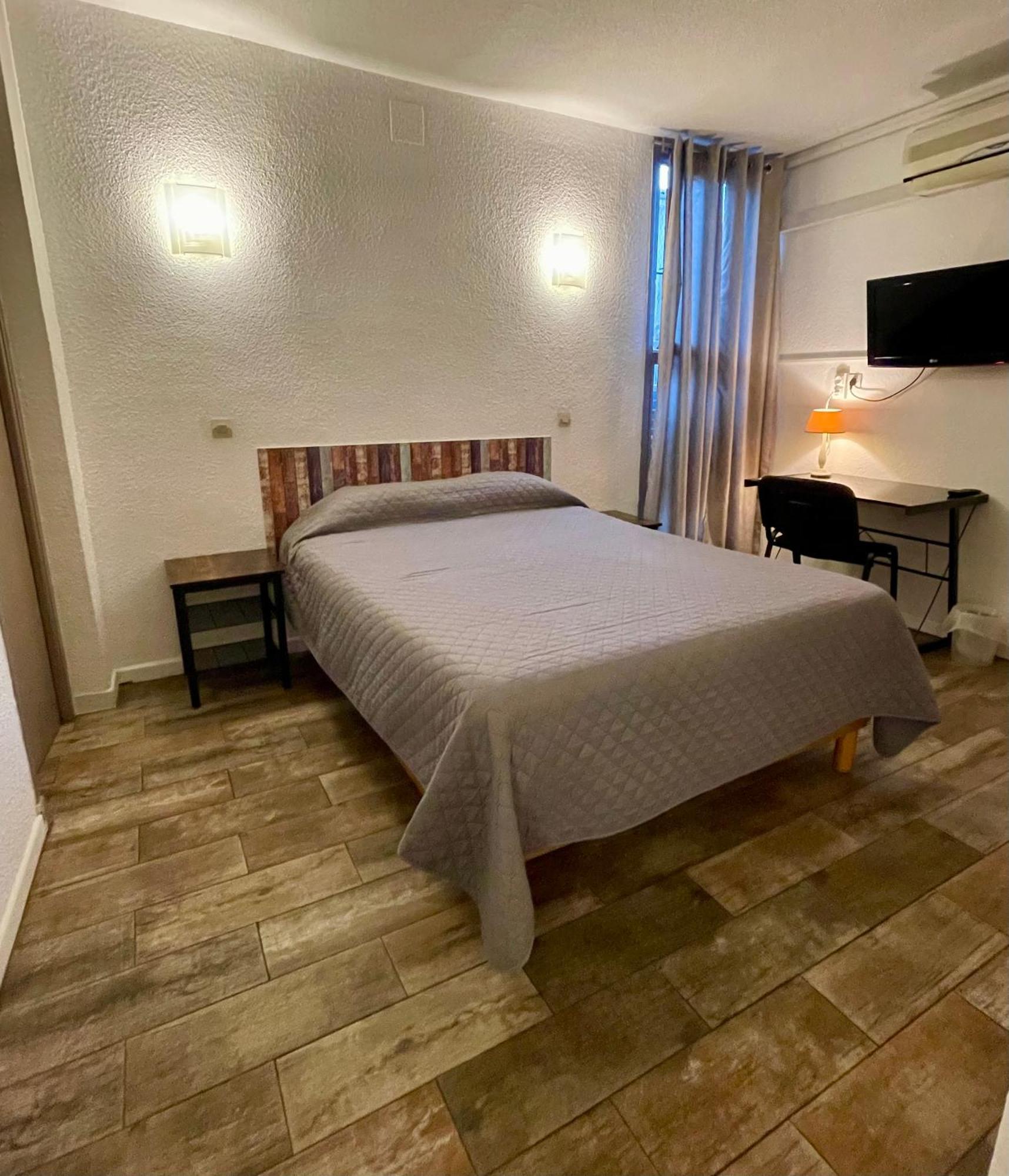 פרפיניין Hotel Alexander חדר תמונה