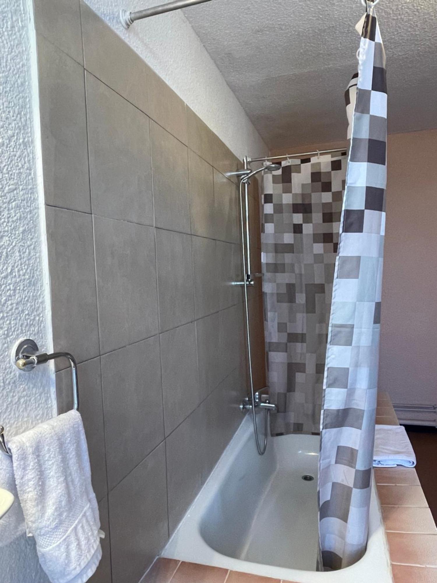 פרפיניין Hotel Alexander מראה חיצוני תמונה