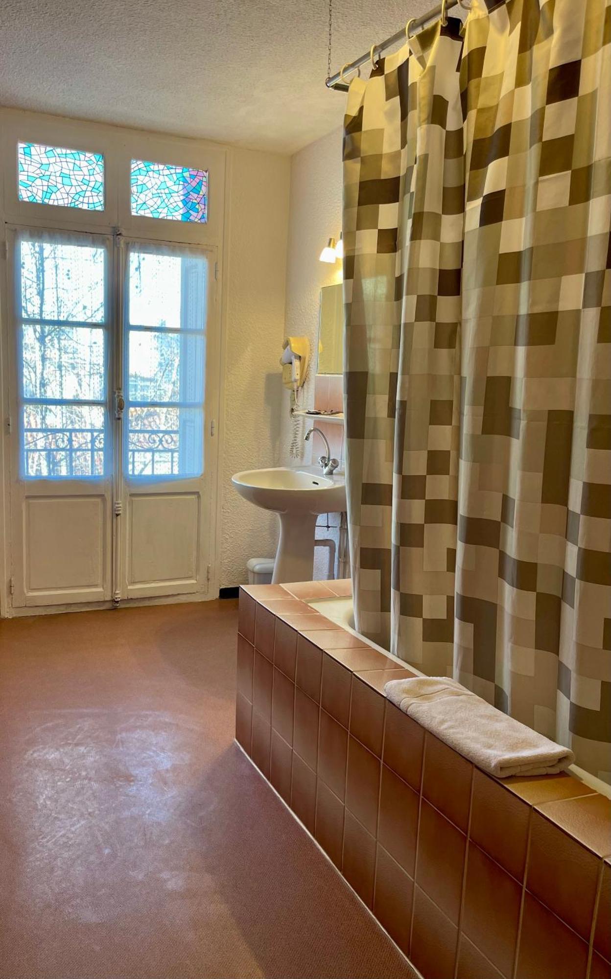 פרפיניין Hotel Alexander מראה חיצוני תמונה