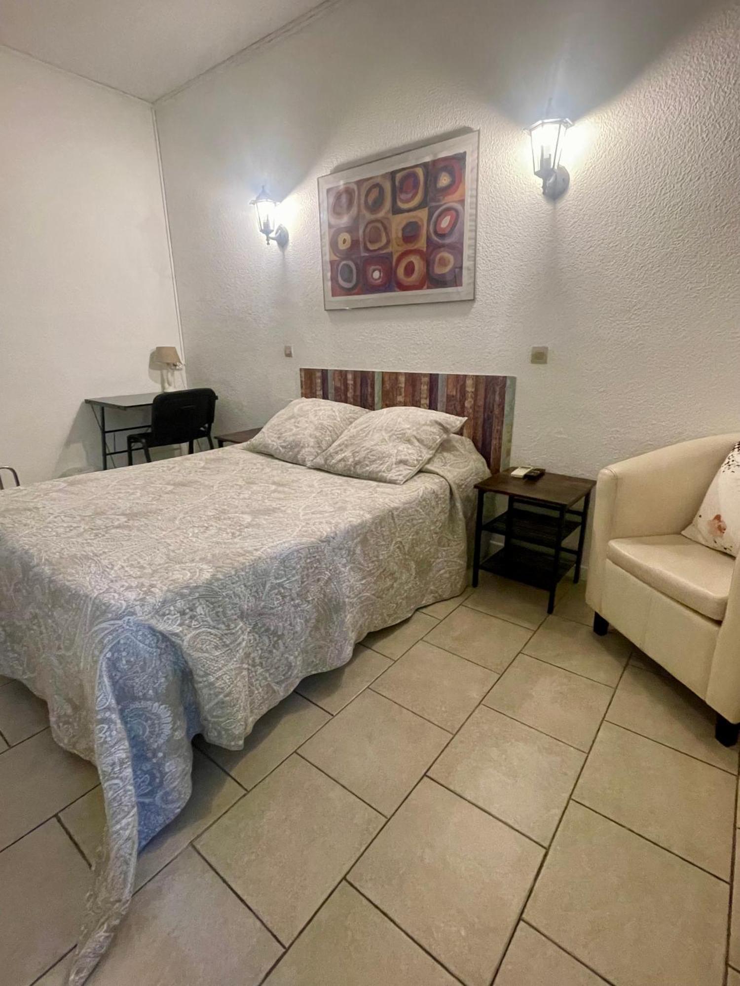 פרפיניין Hotel Alexander מראה חיצוני תמונה