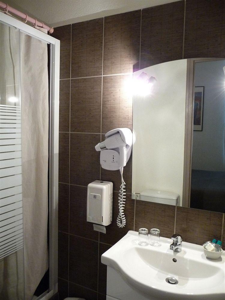 פרפיניין Hotel Alexander מראה חיצוני תמונה