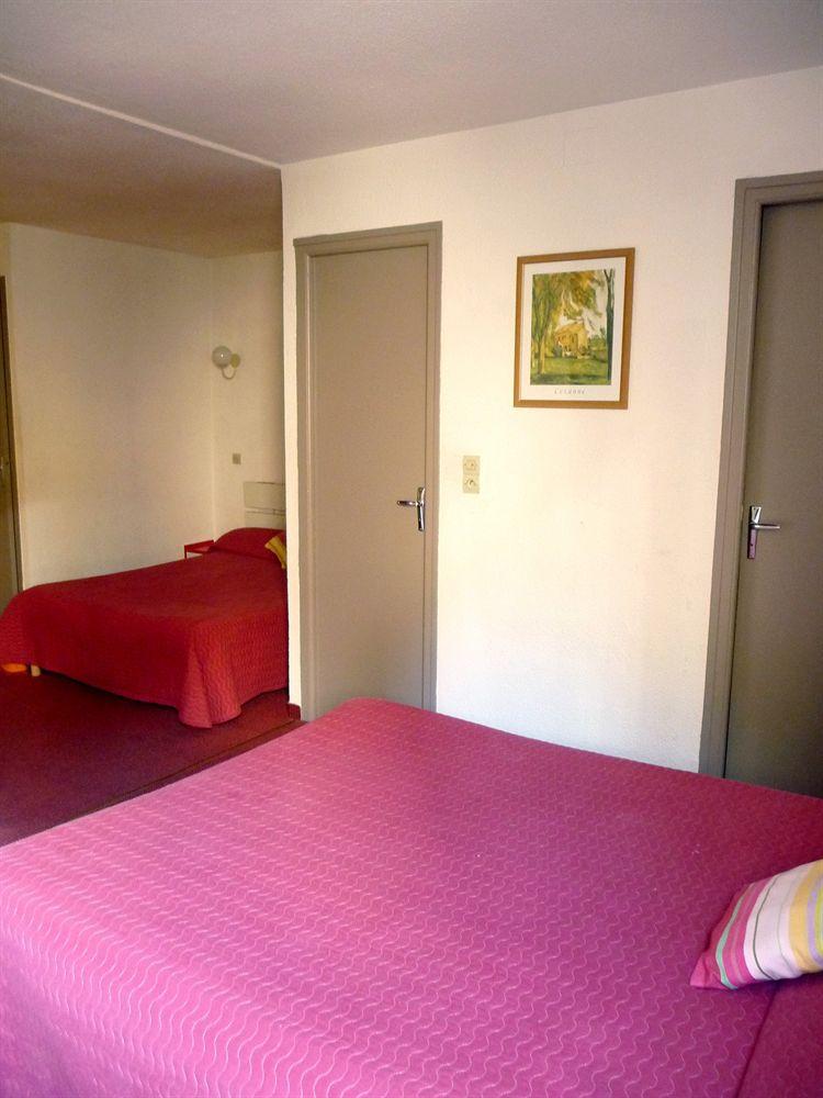 פרפיניין Hotel Alexander מראה חיצוני תמונה