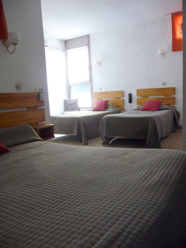 פרפיניין Hotel Alexander מראה חיצוני תמונה